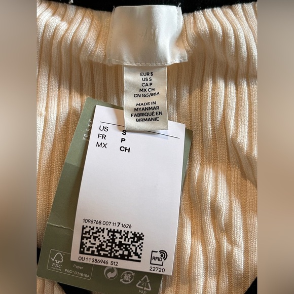 H&M NWT Rib-Knit Sweater Light Beige with Black Trim, size Small - Picture 7 of 9